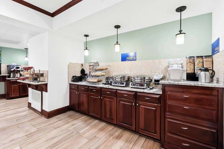 Breakfast area