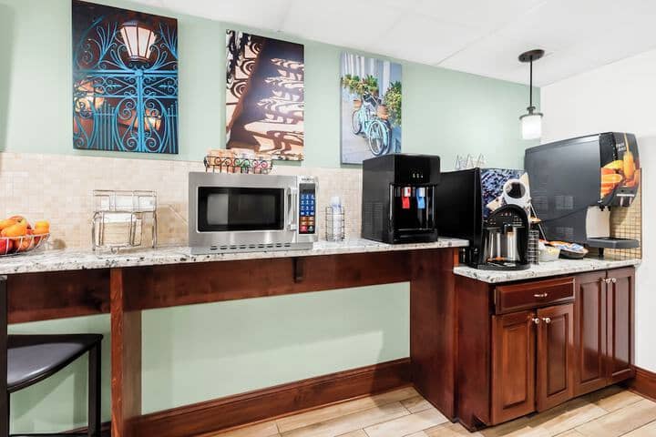 Breakfast area